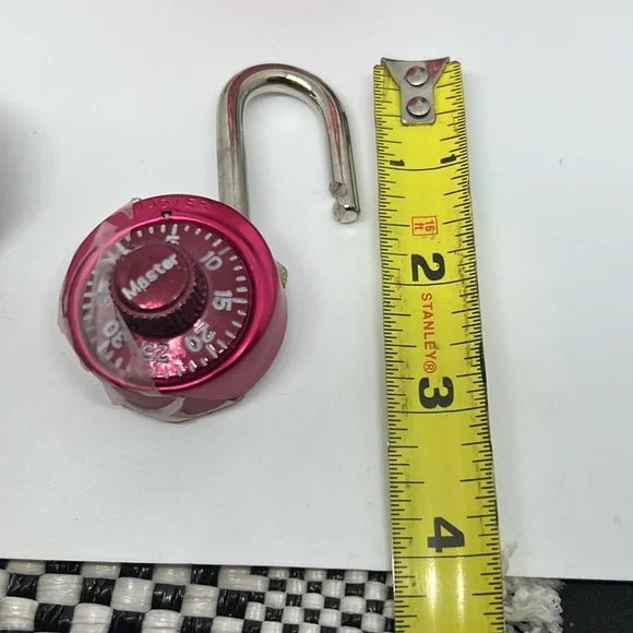 Lock 🔑 - Picture 5 of 9